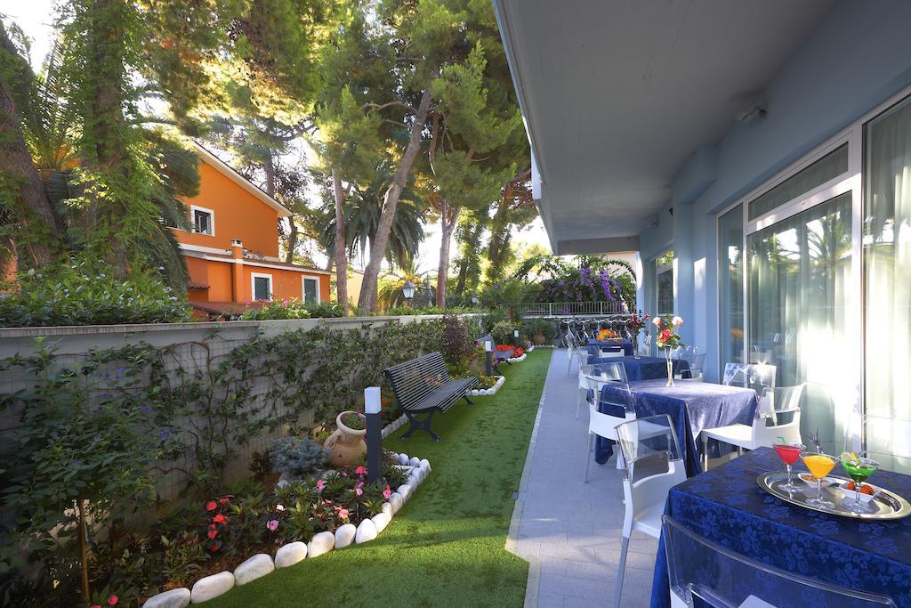 Aurea Hotel Tortoreto Zewnętrze zdjęcie